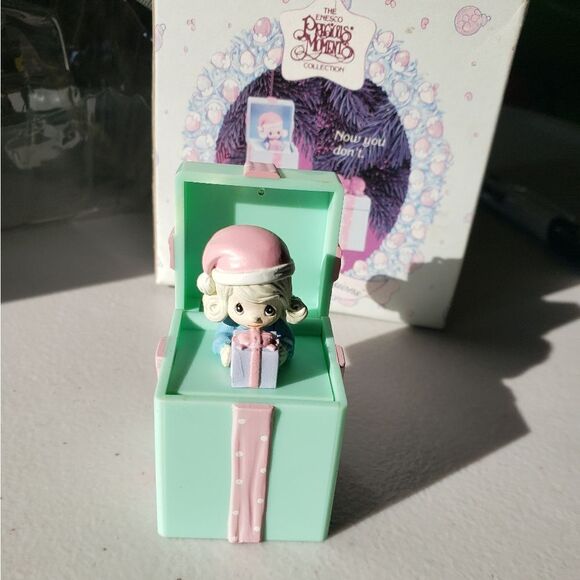 Precious Moments Pop Up Ornament 1993 - Picture 1 of 5